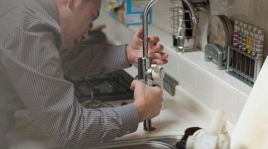 Local expert plumbing services in Illiopolis, IL